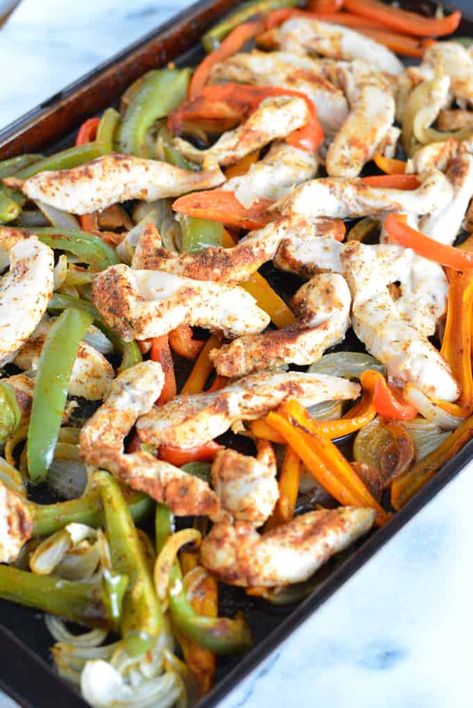 Fodmap Chicken, Sheet Pan Chicken Fajitas, Low Fodmap Chicken, Chicken Fajita Bowl, Heart Healthy Recipes Low Sodium, Low Salt Recipes, Low Fodmap Diet Recipes, Baked Chicken Fajitas, Mexican Flavors