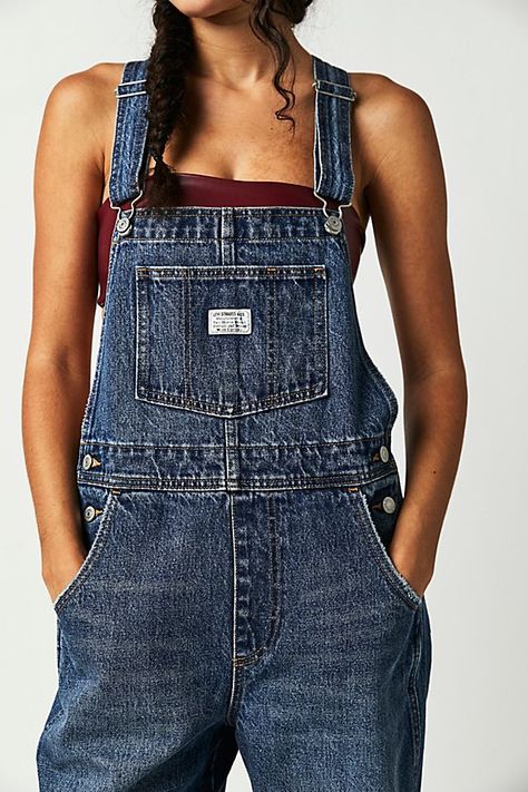 Levis Overalls, Vintage Summer Outfits, Throwing Fits, Vintage Overalls, Overalls Outfit, Weather Outfits, Modest Summer Outfits, Summer Outfits For Teens, Leg Design