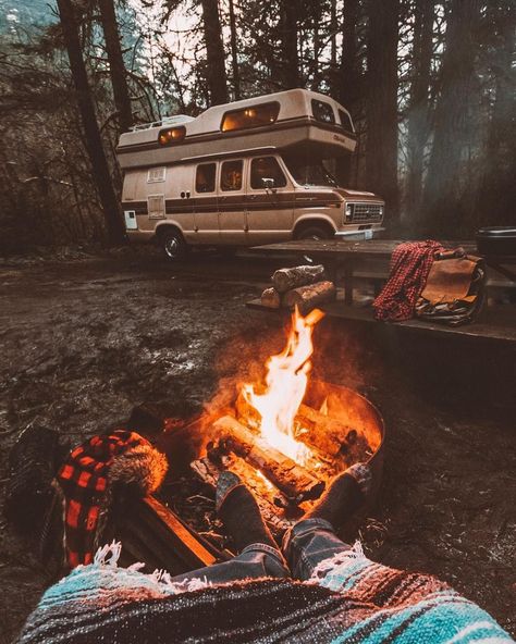 Camping Inspiration, Camping Vibes, Camping Photography, Camping Aesthetic, Adventure Aesthetic, Van Living, Camping Life, Go Camping, Outdoor Life