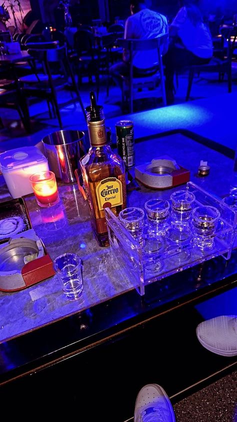 Bar Aesthetic Night Party Philippines, Pap Bar, Club Drinks Night, Pap Club Malam, Bar Pictures Instagram, Myday Ideas, Night Club Dance, Couple Dance Videos, Lounge Cafe