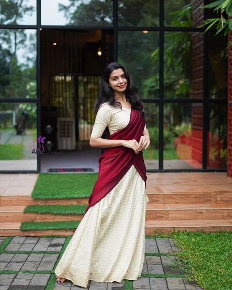 Pastel Half Sarees, Simple Dhavani, Half Saree Ideas Simple, Half Saree Kerala Style, Traditional Dhavani Designs, South Indian Look Simple, Dhavani Half Saree Color Combos, Davani Half Saree Kerala, Kerala Half Saree Designs