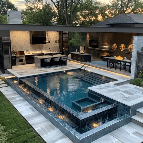 21 Stunning backyard pool and kitchen ideas to copy Modern Home Swimming Pool, Modern House Swimming Pool, Pool With Retention Wall, Modern Pool House Interior, Modern Pools Backyard, Backyard Remodel With Pool, Patio Pool Ideas Backyards, House Pool Design, Backyard Layout With Pool