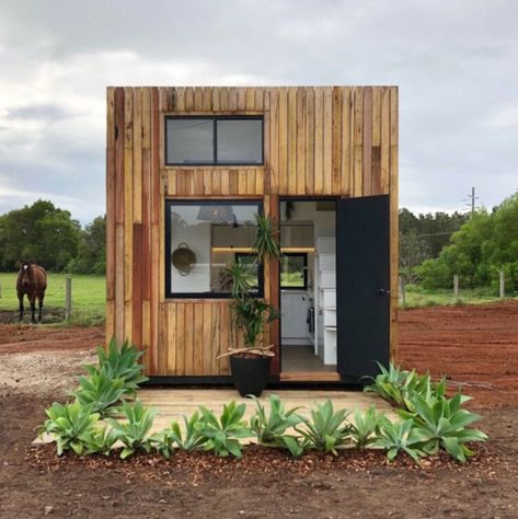 Tiny House Australia, Tiny House Builders, Small Wooden House, Tiny House Nation, Tiny House Inspiration, Micro House, Container House Plans, Modern Tiny House, Tiny House Movement