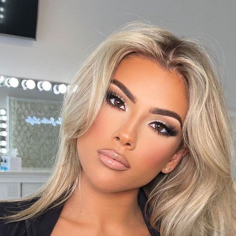 Makeup Looks On Blondes, Bad Wedding Makeup, Prom Makeup Blonde Hair, Blond Makeup Looks, Blonde Glam Makeup, Makeup With Blonde Hair, Wedding Makeup Styles, Full Glam Prom Makeup, Makeup Looks Color