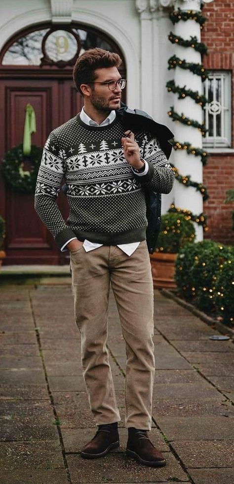 Christmas jumper inspiration outside green Men's Holiday Outfits, Men's Christmas Outfit, Men’s Christmas Outfit Ideas, Aesthetic Christmas Outfits Men, Work Christmas Party Outfit Men, Mens Christmas Party Outfit Casual, Men Holiday Outfit Christmas, Christmas Sweater Outfit Men, Christmas Fits Men