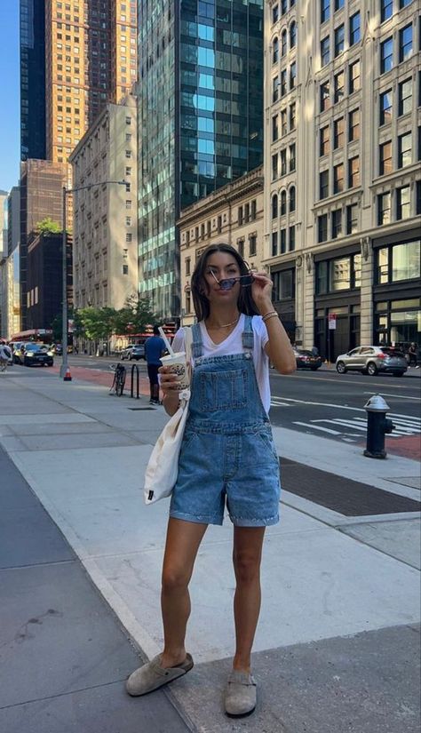 Boston Summer Outfits, Berkinstocks Outfit, Clog Outfit Summer, Birkenstock Outfit Summer, Boston Clogs Outfit, Birkenstock Clogs Outfit, Birks Outfit, Birkenstock Boston Outfit, Boston Birkenstock