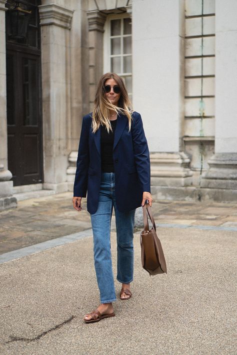 Navy Blue Blazer Outfit, Navy Blazer Outfits, Blue Blazer Outfit, Emma Hill, Blazer And Jeans, Hermes Oran Sandals, Outfits Jeans, Blazer Outfits For Women, French Girl Style