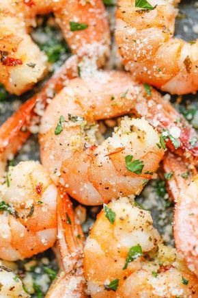 Roasted Shrimp Cocktail, Roasted Shrimp Recipes, Garlic Parmesan Shrimp, Roasted Shrimp, Shrimp Cocktail, Shrimp Dishes, God Mat, Garlic Parmesan, Fish Dishes