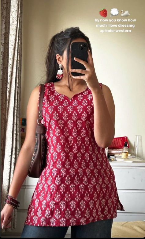 Kurta Tops For Jeans, Short Kurtis And Jeans, Short Kurti Ideas With Jeans, Traditional Short Kurti, Indian College Fits, How To Style Short Kurti With Jeans, Short Kurtis For Jeans Indian, Short Kurti Designs For Jeans, Short Kurti And Jeans