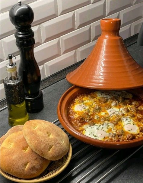 Food Marocain, Moroccan Tagine, Morocco Food, Moroccan Cooking, Moroccan Dishes, Moroccan Food, Food Goals, Food Is Fuel, Arabic Food