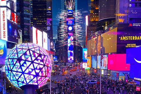 🎉Choose your New Year’s Eve party in NYC and celebrate in style! 🎉  1️⃣ Times Square Gala at M Social Hotel: Enjoy gourmet bites.  2️⃣ R Lounge: High above the crowds with an unbeatable view, gourmet food. 3️⃣ Rockefeller Center Family-Friendly Party: Fun for all ages with a photo op by the Rockefeller Center Christmas Tree.  https://btsq.com/new-years-eve-ball-drop-party-nyc/  #NYE2025 #NYCEvents #TravelAdvisors #btsq #newyorkcity #rockefellercenterchristmastree #newyearseve2024 Time Square New Years Eve, New York Ball Drop, Times Square Ball Drop, New Years Eve Ball, New Years Ball, Rockefeller Center Christmas, Rockefeller Center Christmas Tree, Nyc Tours, Professional Photo Shoot