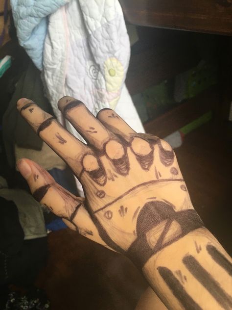 Drawing On My Hand, Drawing On Hand, Easy Hand Drawings, Sharpie Drawings, Arm Drawing, Magic Runes, Hand And Finger Tattoos, Pretty Hand Tattoos, Skin Drawing