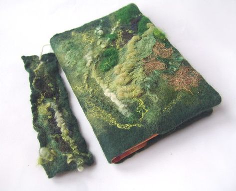 Journal Notebook Cover, Fabric Book Covers, Book Notebook, Book Cover Diy, Needle Felting Diy, Felt Books, Felt Cover, Wet Felting Projects, Felt Book