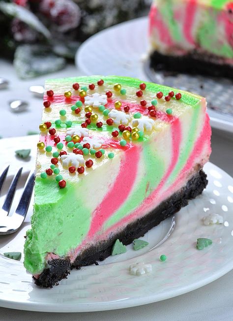 Christmas Cheesecake - OMG Chocolate Desserts Christmas Cheesecake Recipes, Easy Dessert Recipes Christmas, Christmas Cheesecake, Best Christmas Desserts, Christmas Desserts Easy, Best Christmas Recipes, Dessert Simple, Holiday Dessert Recipes, Festive Desserts