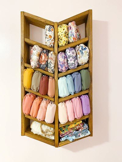 Cloth Nappy Storage, Diaper Organizer Ideas, Cloth Diaper Organization, Cloth Diaper Storage, Soul Keeper, Diy Cloth Diapers, Diaper Organizer, Baby Weeks, Crunchy Mom