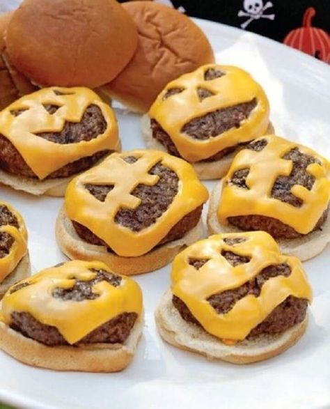 Halloween Food Hacks, Pelottava Halloween, Snack Halloween, Plat Halloween, Recetas Halloween, Fest Mad, Halloween Fest, Fun Halloween Food, God Mad