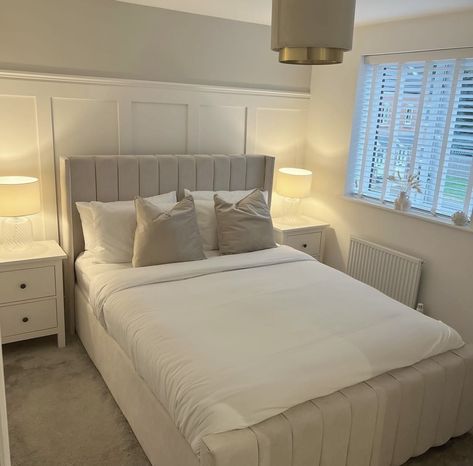 Beige Bedroom Ideas Small Rooms, Room Ideas White And Beige, Bedroom Decor Beige And White, Uk Bedroom Decor, Small Double Bedroom Panelling, Small Double Bedroom Designs, White Panel Wall Bedroom, Small Bedroom Ideas Couples, Bedroom Inspirations With Panelling