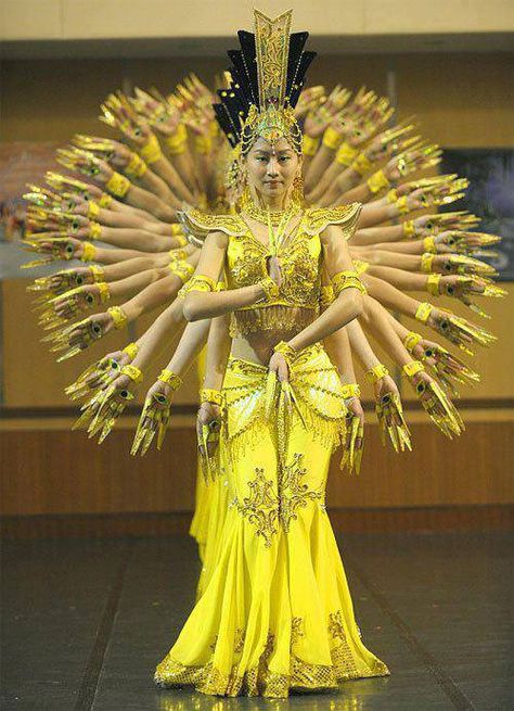 Go look it up on YouTube. It's call the thousand hand dance. I have no words for it Turandot Opera, Unbelievable Pictures, Hand Dancing, Oh My Goddess, World Dance, Dance Movement, Shall We Dance, Indian Dance, We Are The World