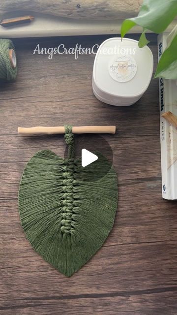 Angela Barretta on Instagram: "Making of a macrame feather/leaf  • Cord used is a 4mm cotton cord from @Nook Theory TikTok  • Spray is Aleenes stiffen quik from @Aleene’s Adhesives   #macrame #macrameart #macramecommunity #macrameartist #macramemaker #macramefeathers #macramewallhanging #macramedecor #macrameleaf #macrametutorial #macramedesign #macramelover #handmadecraft #macramecreations #nooktheory #angscraftsncreations" Leave Macrame, Yarn Leaf Diy, Macrame Palm Leaf, How To Make Yarn Leaves, Macrame Making, How To Stiffen Macrame Feathers, How To Make Macrame Leafs, Macrame Feather Diy Tutorial, Diy Macrame Leaves Tutorial