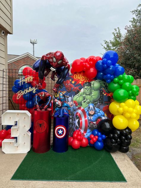 Hero Party Ideas, Super Hero Party Ideas, Birthday Decoration For Kids, Avengers Theme Birthday, Avengers Party Decorations, Avengers Birthday Party Decorations, 1st Birthday Decoration, Hulk Birthday Parties, Marvel Birthday Party