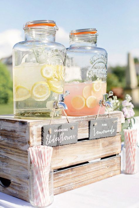 Self-serve Juice Bar | Cocktail bars are expected—but food + drink bars are extraordinary! Here are 15 Non-Alcoholic Wedding Bar Ideas from Here Comes The Guide! Wedding Food Bars, Wedding Food Table, Wedding Drink Bar, Wedding Drink Station, Mason Jar Drinks, Roses Photography, Wedding Food Drink, Drink Bar, Wedding Drink