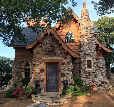 garden goblin on Twitter: "… " Cottage House Exterior, Storybook House, Fairytale House, Storybook Homes, Small Cottage Homes, Stone Cottages, Fairytale Cottage, Casa Country, Storybook Cottage