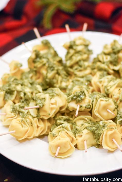 Cheese tortellini skewers with pesto. Perfect appetizer for cocktail party. Favorite Things Party Ideas - How to Host Favorite Things Party fantabulosity.com Favorite Things Party Ideas, Favourite Things Party, Tortellini Skewers, Cocktail Party Appetizers, Christmas Cocktail Party, Favorite Things Party, Cocktail Party Food, Cocktail Appetizers, Healthy Recipes Easy Snacks