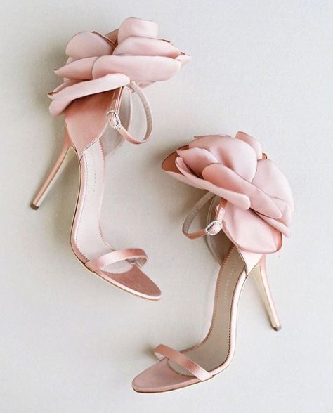 14 Of The Most Gorgeous Pink Wedding Shoes - The Glossychic Pink Bridal Shoes, Gold Sandals Heels, Wedding Shoes Photography, Pink Wedding Shoes, Giuseppe Zanotti Heels, High Sandals, Chic Brides, Shoes Photography, Vintage Inspired Jewelry