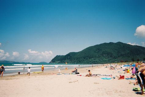 pauanui beach, new zealand  / fujifilm disposable camera Beach 35mm Film, Fujifilm Disposable Camera Photography, Fujifilm Disposable Camera, Beach On Film, Disposable Camera Aesthetic, Fujifilm Photography, Film Cam, Beach New Zealand, Houses By The Beach