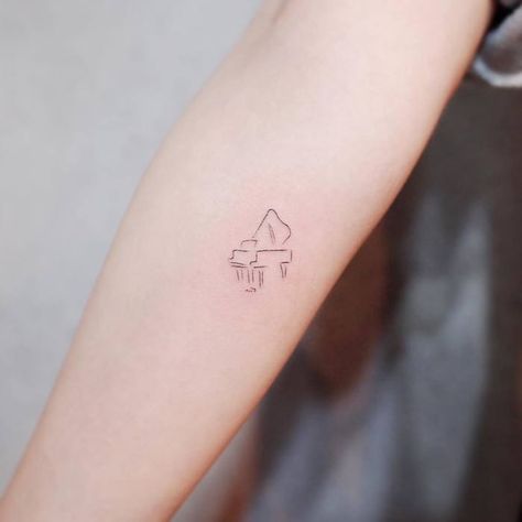 Minimalist Piano, Small Music Tattoos, Musician Tattoo, Dr Tattoo, Piano Tattoo, Liz Phair, Kevin Parker, Music Tattoo Designs, Disney Tattoo