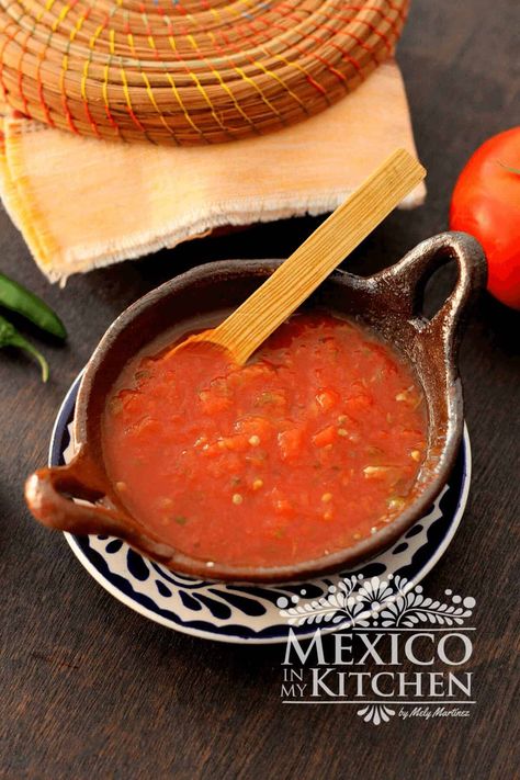 This easy homemade salsa roja recipe is the best Mexican salsa, perfect for tortillas, tacos, eggs, and more. Authentic Mexican Salsa Roja, Authentic Mexican Salsa Recipe Mexico, Authentic Red Salsa, Red Salsa Recipe Mexican, Mexican Salsa Roja, Best Salsa Recipe Ever, Mexican Red Sauce, Red Salsa Recipe, Mexican Sauce Recipes