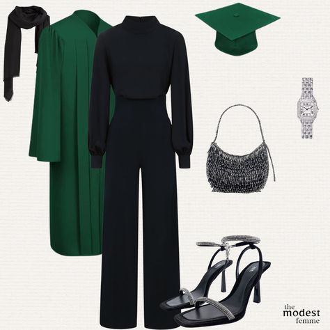 Hijabi Graduation Outfits Cap And Gown, Graduation Outfit Ideas Modest, Hijabi Lawyer, Hijab Graduation Outfit, Green Graduation Gown, Hijabi Graduation Outfits, Graduation Gown Outfit, Modest Graduation Outfit, Classy Graduation Outfit