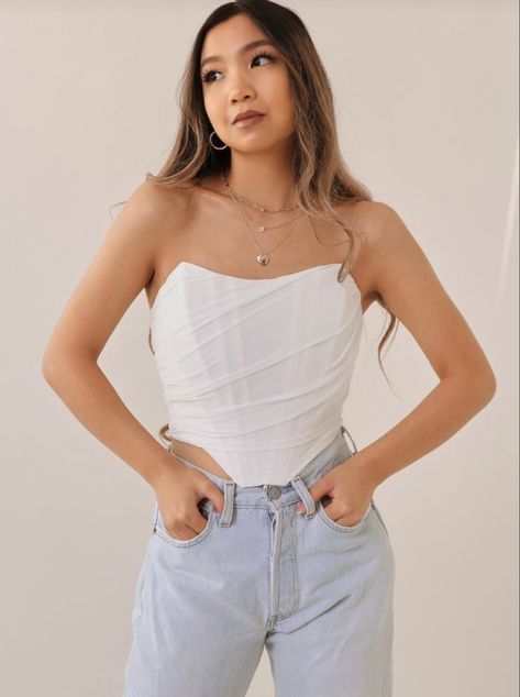 White Corset White Mesh Corset Top, White Corset Top Outfit Classy, Cream Corset Top, How To Style A Corset Top, Outfit Ideas With Corset, White Corset Top Outfit, Bustier Top Outfits Classy, Corset Top With Jeans, Corset White Top