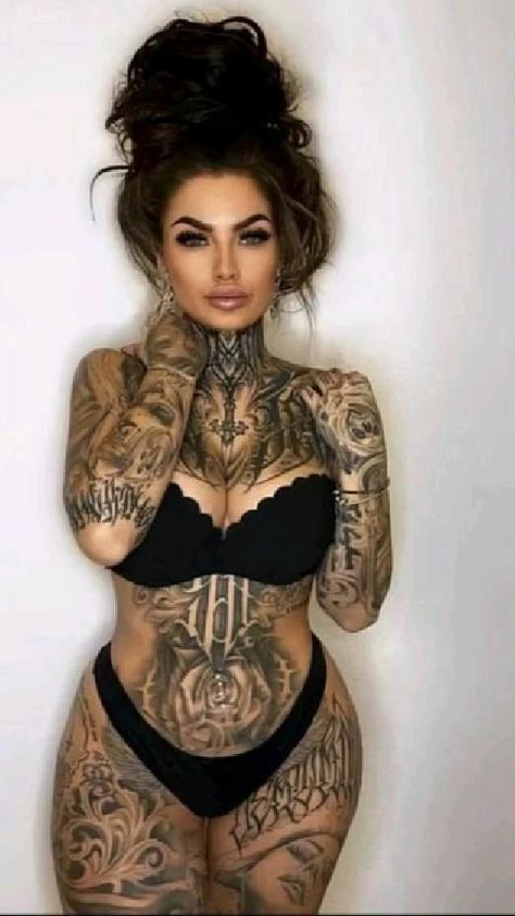 tattoo ideas 🕍 Woman With Tattoos, Female Tattoo Models, Stomach Tattoos Women, Tattoed Women, Single Man, Full Body Tattoo, Tattoed Girls, Back Tattoo Women, Hot Tattoos