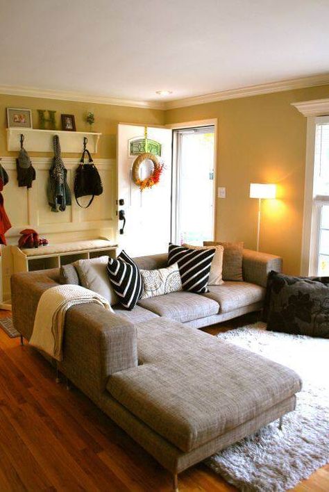 We found 25 beautiful living room ideas that could work great in your manufactured home! From cottage to modern - there's inspiration for everyone. Room Arrangement Ideas, Mobile Home Living, Living Room Arrangements, Small Living Room Decor, Simple Living Room, Neutral Living Room, Small Room Design, Living Room Remodel, Livingroom Layout