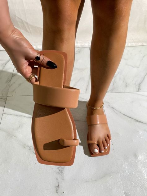 Minimalist Thong Sandals Classy Sandals, Elegant Shoes Heels, Fancy Sandals, Women Slippers Fashion, Women Flat Sandals, Trendy Heels, Pretty Sandals, Fashion Shoes Heels, Cute Shoes Heels