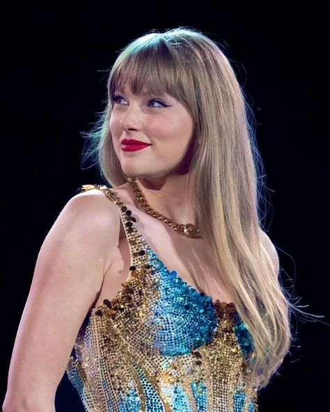 Blue And Gold, Eras Tour, Taylor Swift, Swift, A Woman, Lips, Blonde, Red, Hair