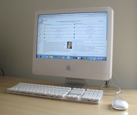 Imac G5 20" 1st Generation: This was me & Nicole's 1st major purchase together as a couple. Beautiful machine. We loved it! The 1st generation did not have the internal isight camera. You mounted it on top. Very funny. 2000s Computer, Early Computers, Imac G5, Imac G4, Imac G3, Apple Mac Computer, Apple Macintosh, Blue Rabbit, Computer History