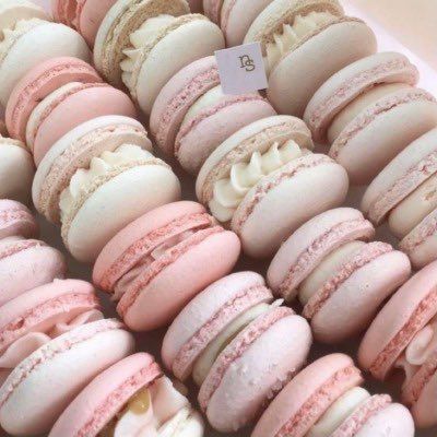 𝒻𝓁𝑒𝓊𝓇 on Twitter: "zou bisou bisou… " Taako Taaco, Nectar And Stone, Kerrie Hess, Pink Macarons, Pink Macaroons, Laduree Paris, Baby Pink Aesthetic, Hello Weekend, Pink Foods