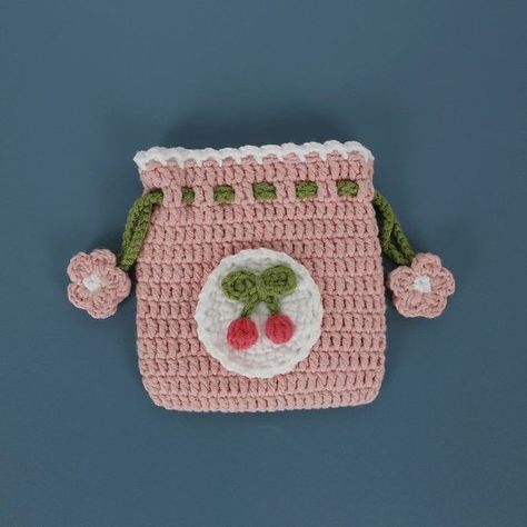 Coin Bag Diy, Crochet Drawstring Bag, Crochet Coin Purse, Wool Crochet, Crochet Fruit, Creative Knitting, Crochet Pouch, Diy Bags Purses, Coin Bag