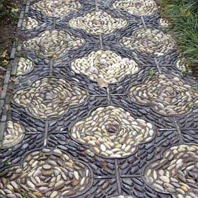 8 Great Patterns for a Pebble Mosaic - This Old House Pebble Mosaic Patterns, Ideas For Yard, Mosaic Pebble, Stone Paths, Stone Garden Paths, Rocks Landscaping, Pebble Garden, Brick Pathway, Mosaic Stepping Stones