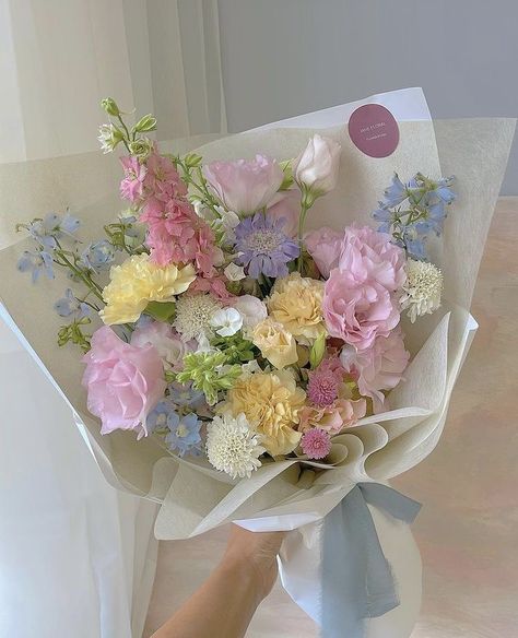 Pastel Color Bouquets, Pastel Flowers Bouquet, Flower Knows Aesthetic, Buqet Flowers, Cute Bouquet Flowers, Flowers Aesthetic Bouquets, Cute Flower Bouquets, Birthday Bouquet Flowers, One Flower Bouquet