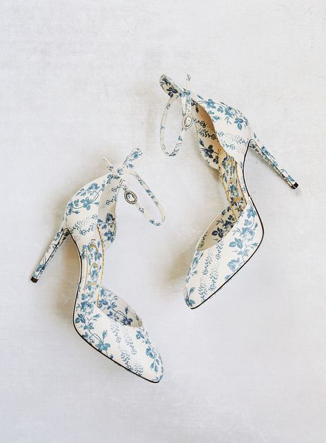 Sophisticated D.C. Wedding with Perfect Blue & White Wedding Shoes! Blue Heels Wedding, Blue Bridal Shoes, Stunning Heels, Blue White Weddings, Heels Gucci, Blue Wedding Shoes, Wedding Shoes Bride, Something Blue Wedding, White Wedding Shoes