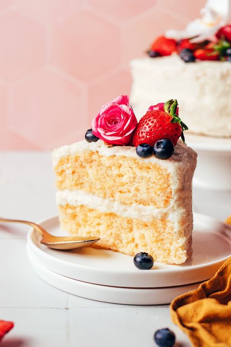 The BEST Gluten-Free Vanilla Cake (1 Bowl!) Gf Vanilla Cake, Cozy Baking, Dairy Free Buttercream, Vegan Gluten Free Cake, Gf Treats, Gluten Free Vanilla Cake, Dessert Healthy, Gf Baking, Chicken Souvlaki