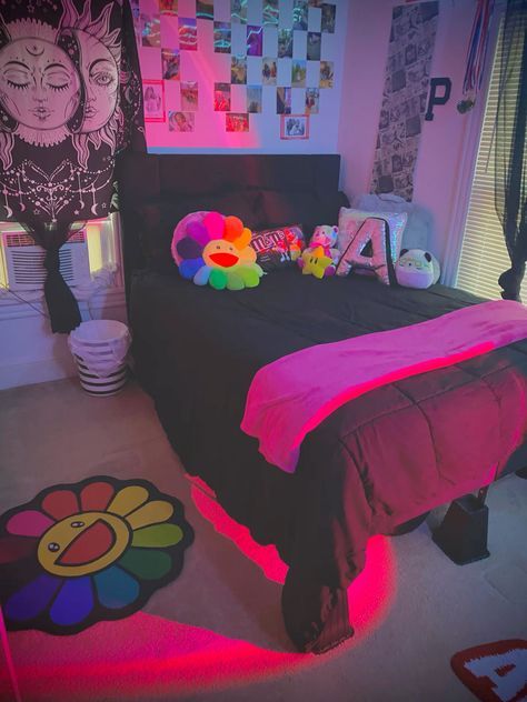 Baddie Room, Bedroom Ideas For Small Rooms Cozy, Hypebeast Room, Relatable Comics, Dorm Room Styles, Room Organization Bedroom, Cozy Bedrooms, Funny And Relatable, Girly Apartment Decor