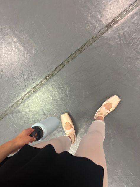 Dance Motivation, Teacher Aesthetic, Ballet Aesthetic, Ballet Teacher, Ballet Inspiration, Ballet Core, Ballet Clothes, Dancing Aesthetic, Ballerina Girl