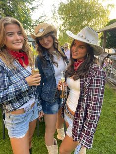 Group Cowgirl Costume, Western Frat Party Outfit, Cute Hoedown Outfit, Cowboys And Cowgirls Costumes, Cowgirl For Halloween, Cowboy Cute Outfit, Wild West Vs West Coast Spirit Week, Cowgirl Spirit Day, Western Party Theme Outfits