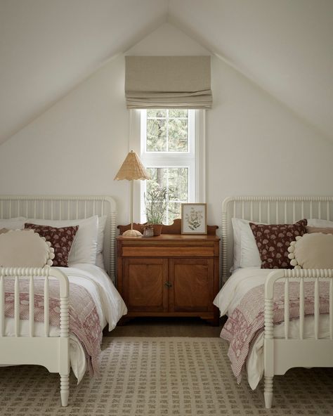 PEC Cottage Bedrooms Tiffany Leigh Design, Twin Beds, Shared Room, Cottage Bedroom, Girl’s Room, Big Girl Rooms, Childrens Bedrooms, Interior Design Trends, New Room