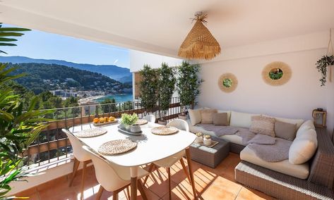 Beach and Mountain Seaview Port de Sóller Balcony Lounge, Covered Balcony, Paddle Surfing, Flat Rent, House Beds, Balearic Islands, Open Kitchen, Double Beds, 2 Beds