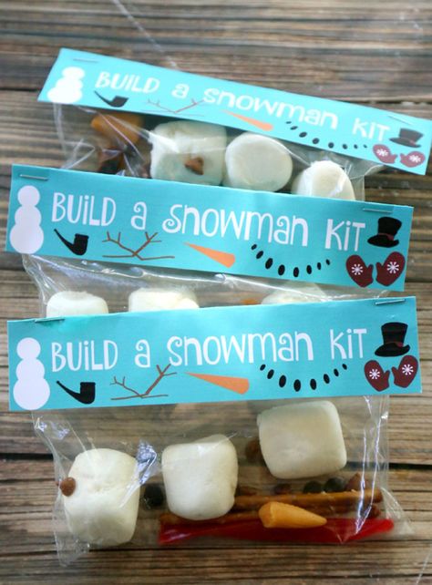 Kids Christmas Crafts, Snowman Kit, Christmas Party Activities, School Christmas Party, Fun Winter Crafts, Kids Christmas Party, Christmas School, Winter Crafts For Kids, Preschool Christmas